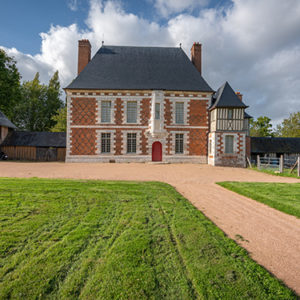Explore an authentic clos-masure farmstead